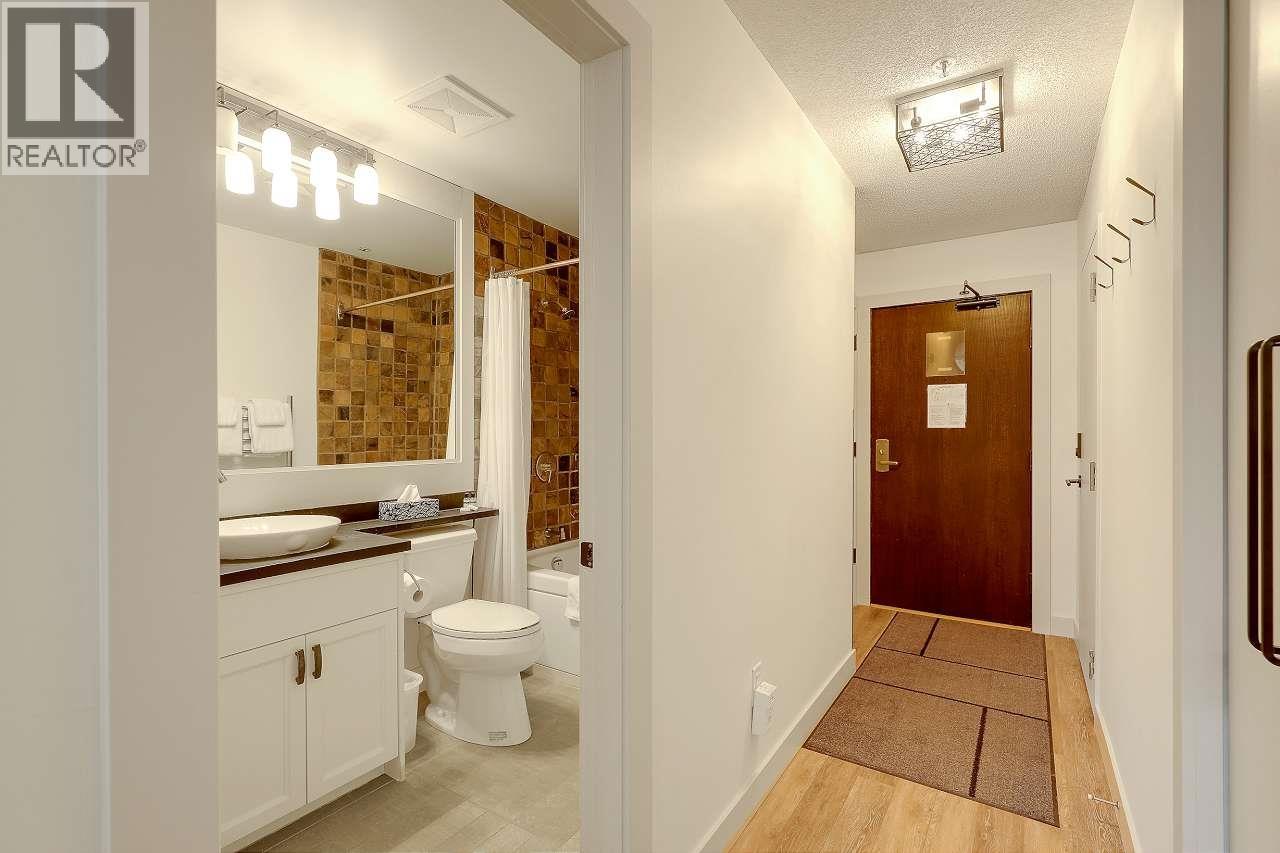 110/111 4573 Chateau Boulevard, Whistler, British Columbia  V0N 1B4 - Photo 24 - R3106144