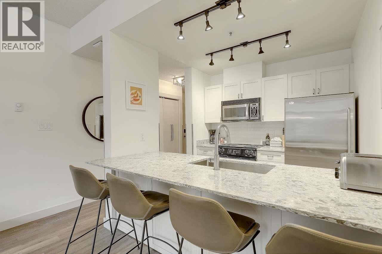 110/111 4573 Chateau Boulevard, Whistler, British Columbia  V0N 1B4 - Photo 6 - R3106144