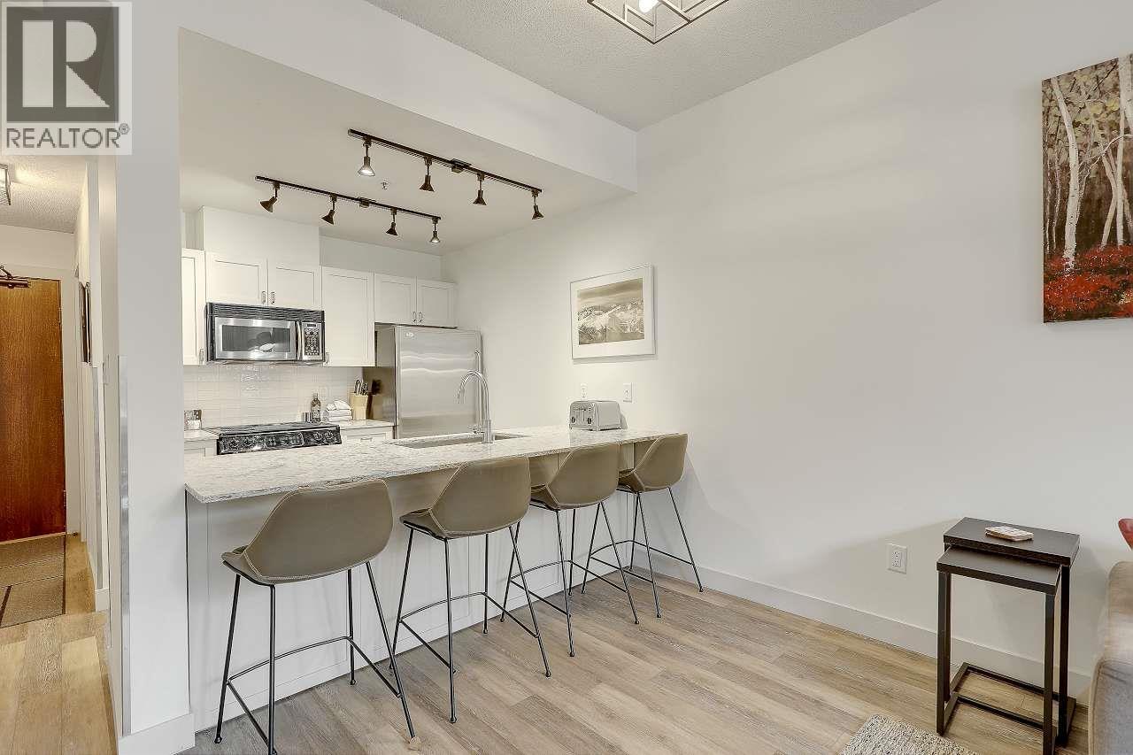 110/111 4573 Chateau Boulevard, Whistler, British Columbia  V0N 1B4 - Photo 8 - R3106144