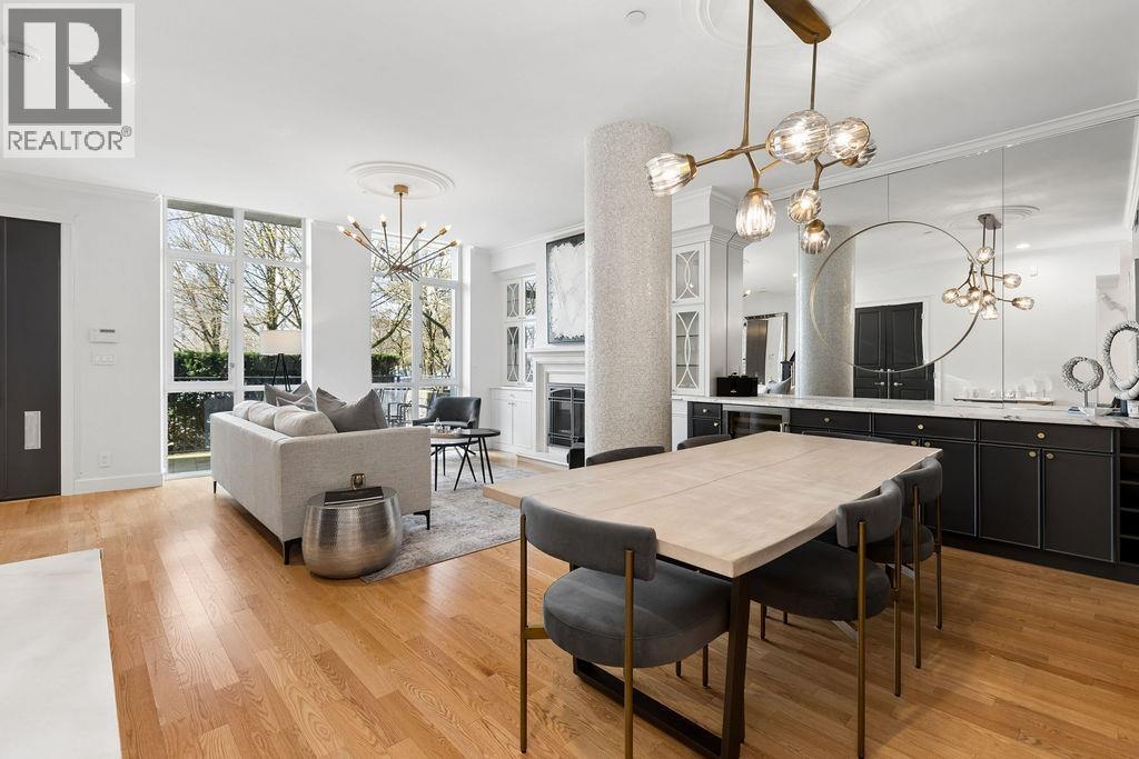 471 Beach Crescent, Vancouver, British Columbia  V6Z 3B9 - Photo 2 - R3106193