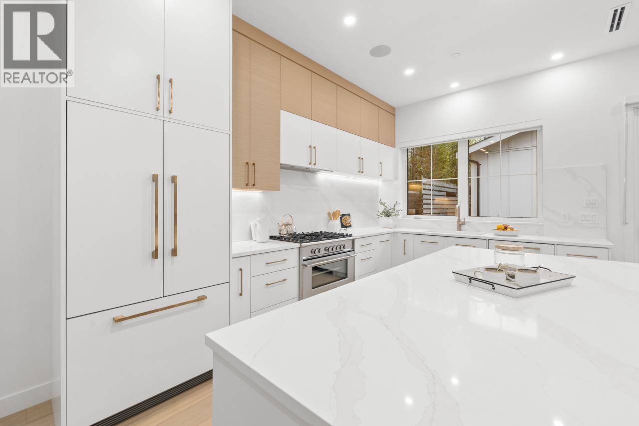 2 810 E 22nd Avenue, Vancouver, British Columbia  V5V 1V7 - Photo 12 - R3106208