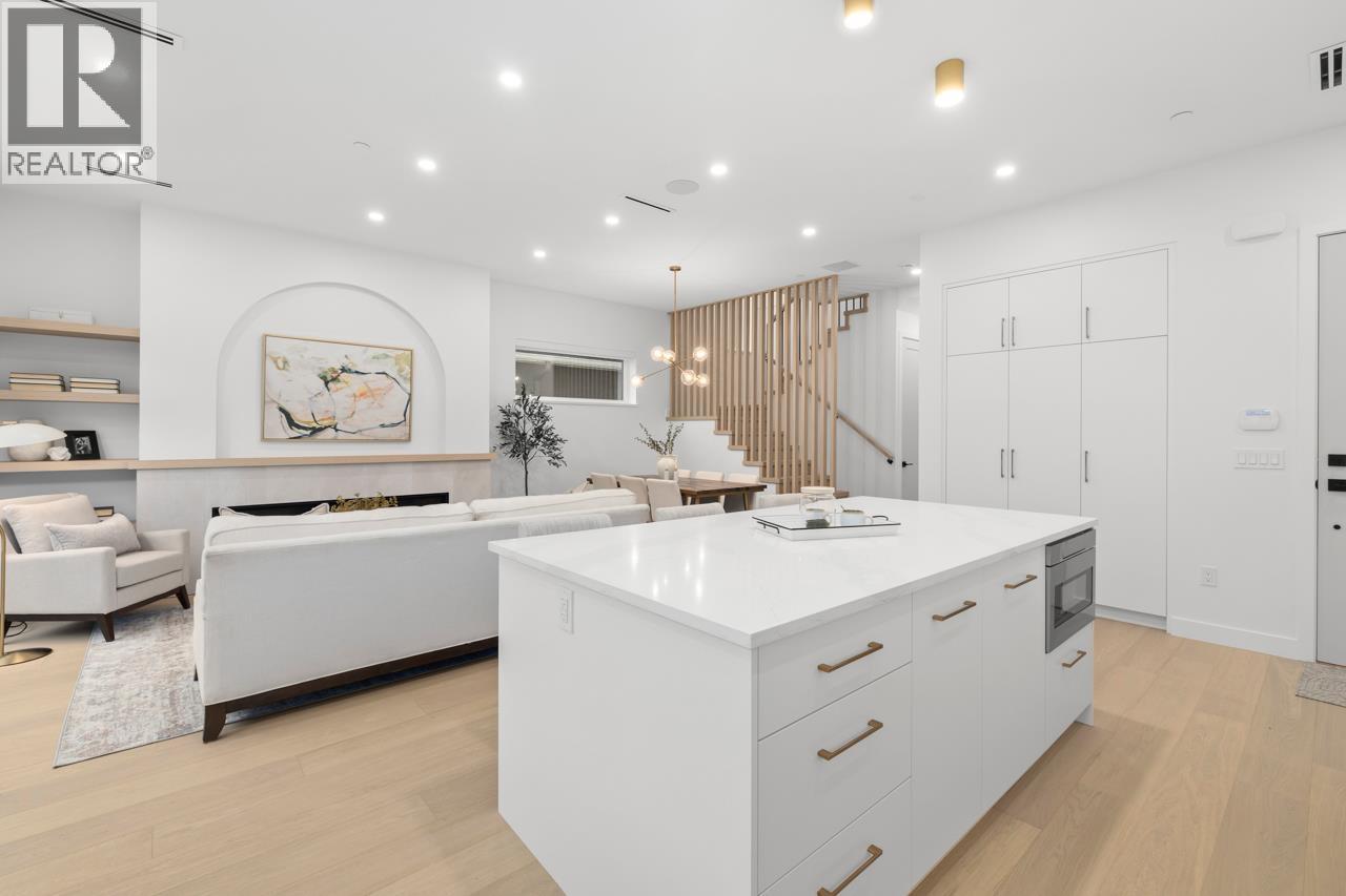 2 810 E 22nd Avenue, Vancouver, British Columbia  V5V 1V7 - Photo 14 - R3106208