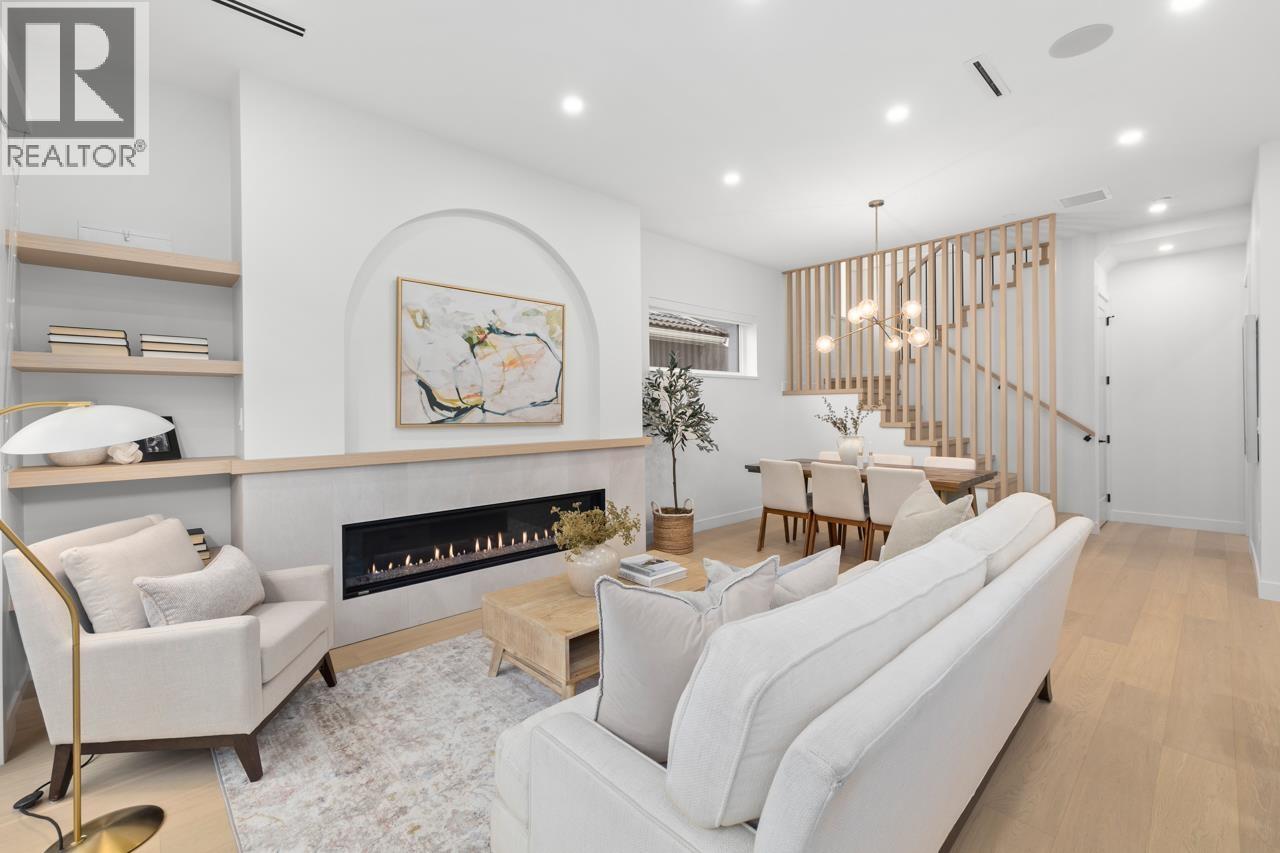 2 810 E 22nd Avenue, Vancouver, British Columbia  V5V 1V7 - Photo 7 - R3106208