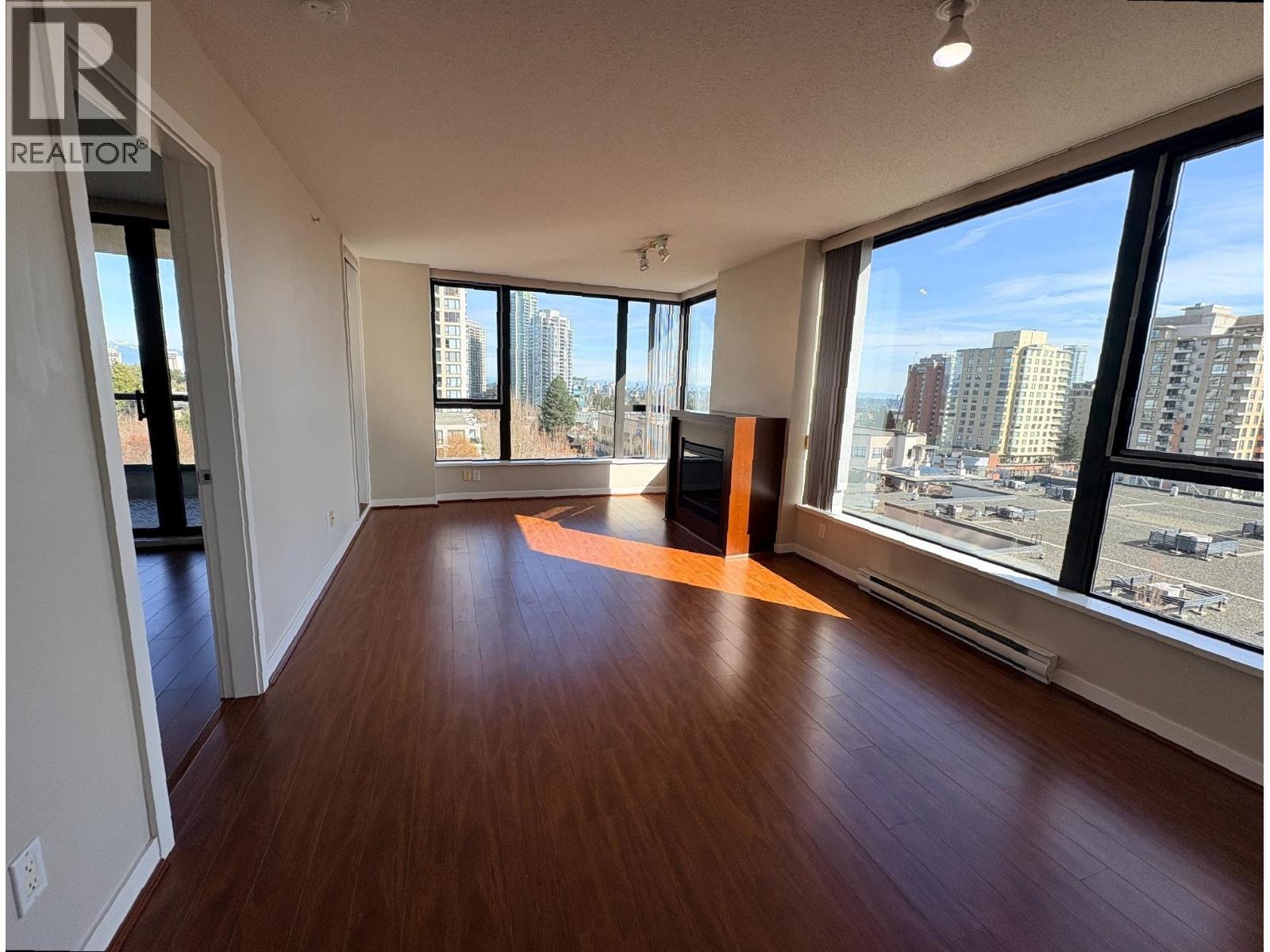 807 7088 Salisbury Avenue, Burnaby, British Columbia  V5E 0A4 - Photo 2 - R3106204