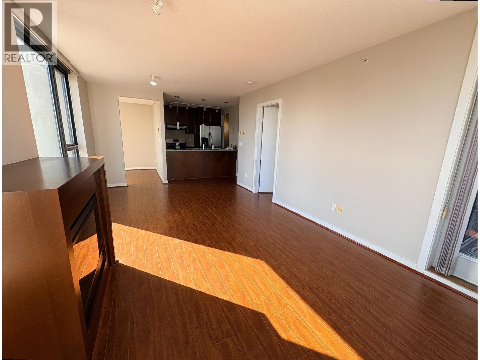 807 7088 Salisbury Avenue, Burnaby, British Columbia  V5E 0A4 - Photo 3 - R3106204