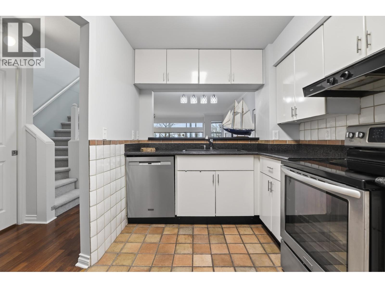 8489 Nanaimo Street, Vancouver, British Columbia  V5P 4V8 - Photo 6 - R3105728