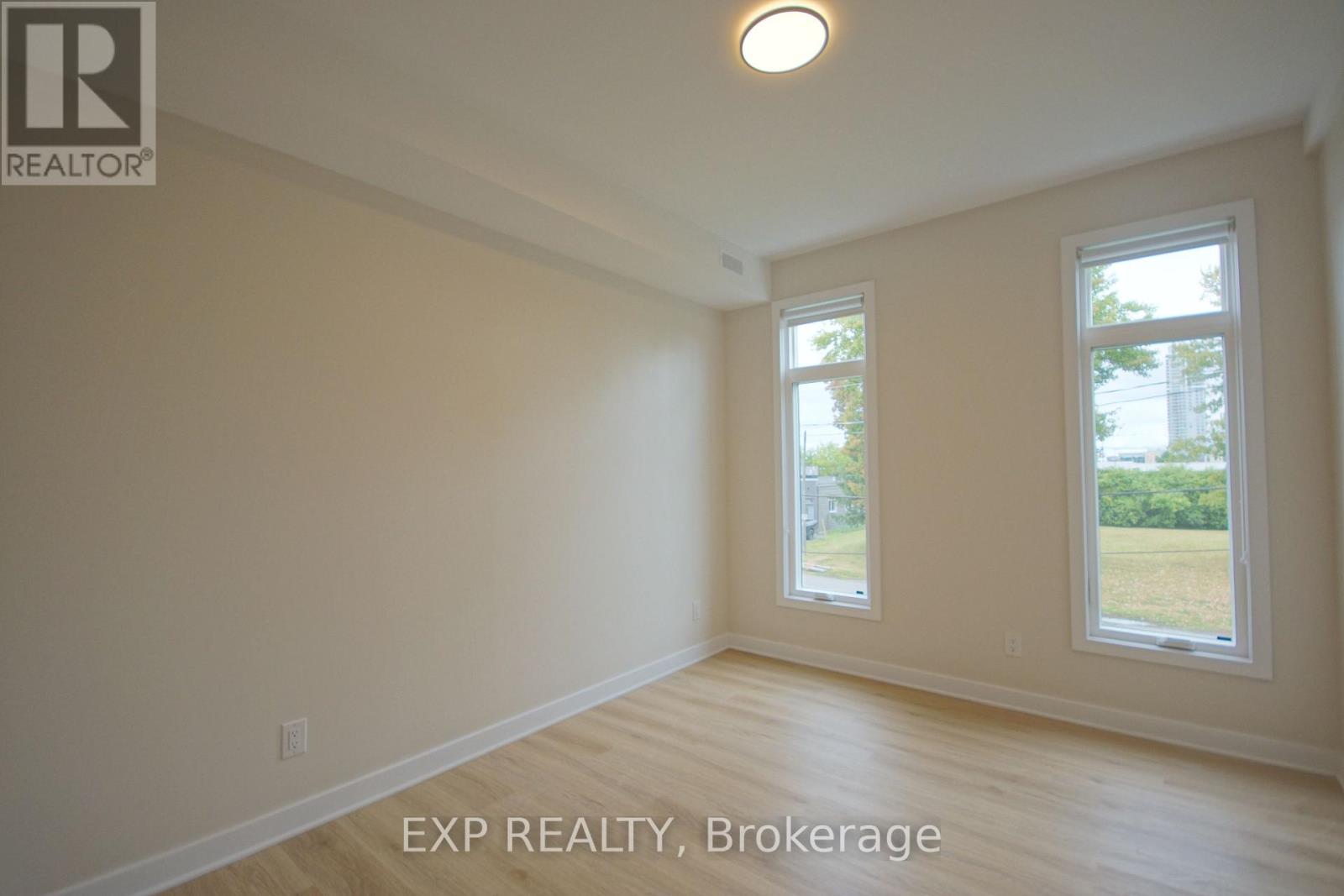 1353 Gosset Street, Ottawa, Ontario  K1B 3P6 - Photo 6 - X12948240