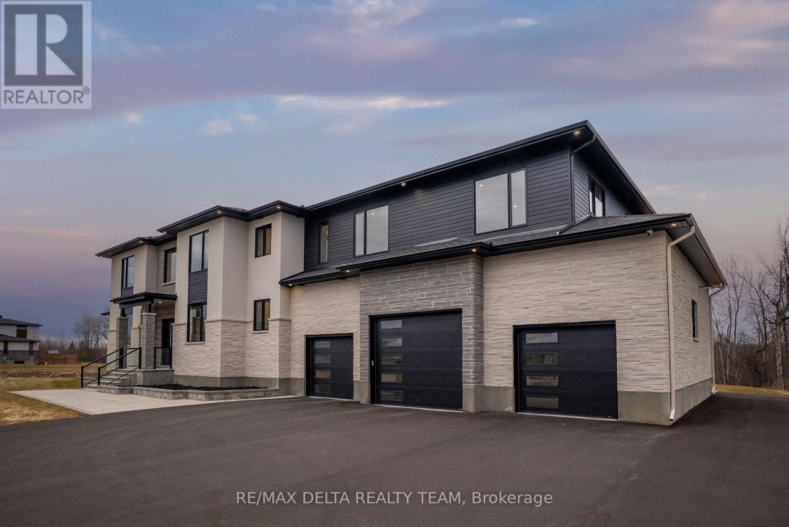 663 Ballycastle Crescent, Ottawa, Ontario  K1X 0A3 - Photo 3 - X12948244