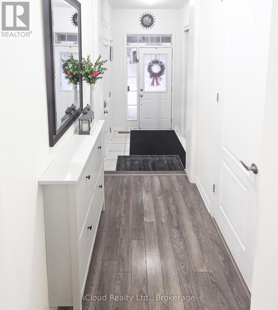 68 Phyllis Drive, Caledon, Ontario  L7C 4E2 - Photo 7 - W12936634