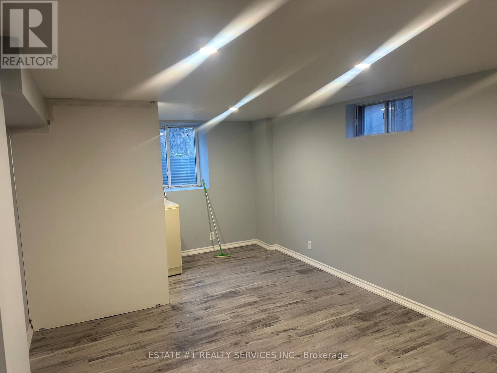 176 Kenneth Avenue, Kitchener, Ontario  N2A 1W2 - Photo 13 - X12935456