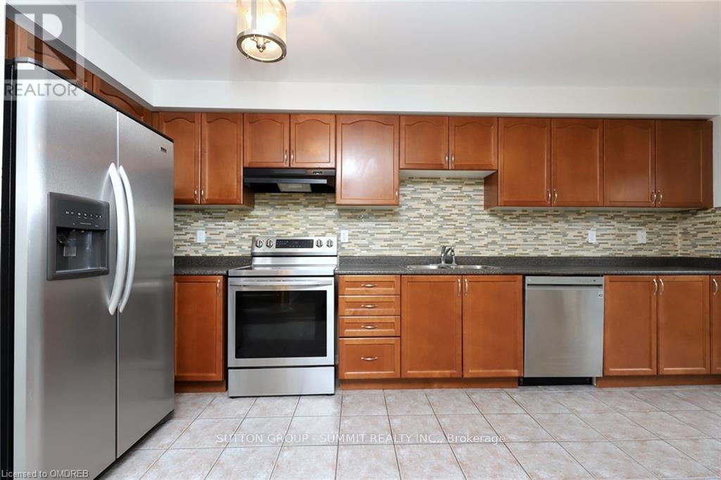 4034 Donnic Drive, Burlington, Ontario  L7M 0A7 - Photo 11 - W12948204