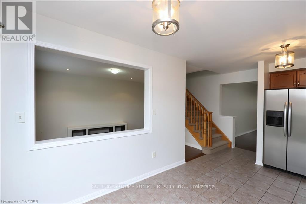 4034 Donnic Drive, Burlington, Ontario  L7M 0A7 - Photo 16 - W12948204