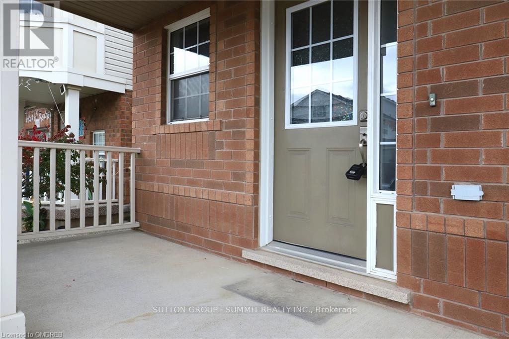 4034 Donnic Drive, Burlington, Ontario  L7M 0A7 - Photo 2 - W12948204