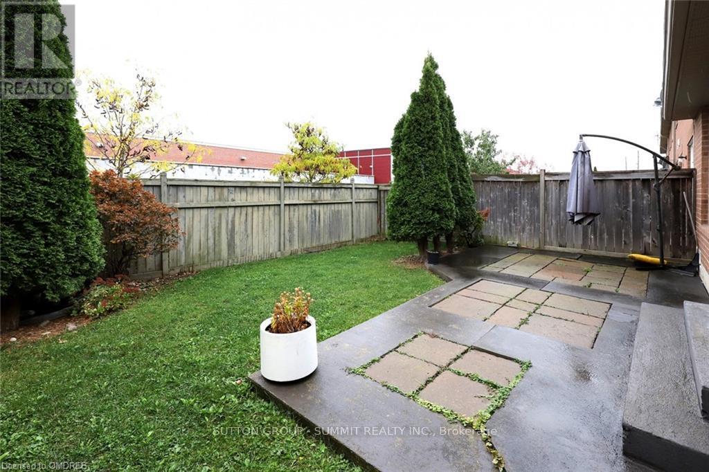 4034 Donnic Drive, Burlington, Ontario  L7M 0A7 - Photo 32 - W12948204