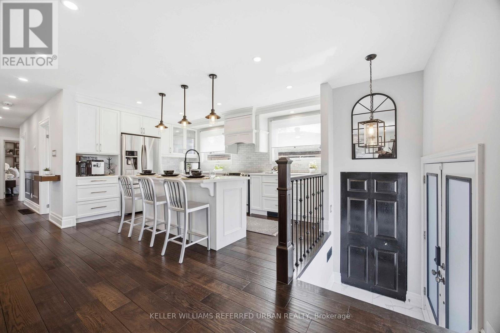 143 Grandravine Drive, Toronto, Ontario  M3J 1B3 - Photo 3 - W12948208