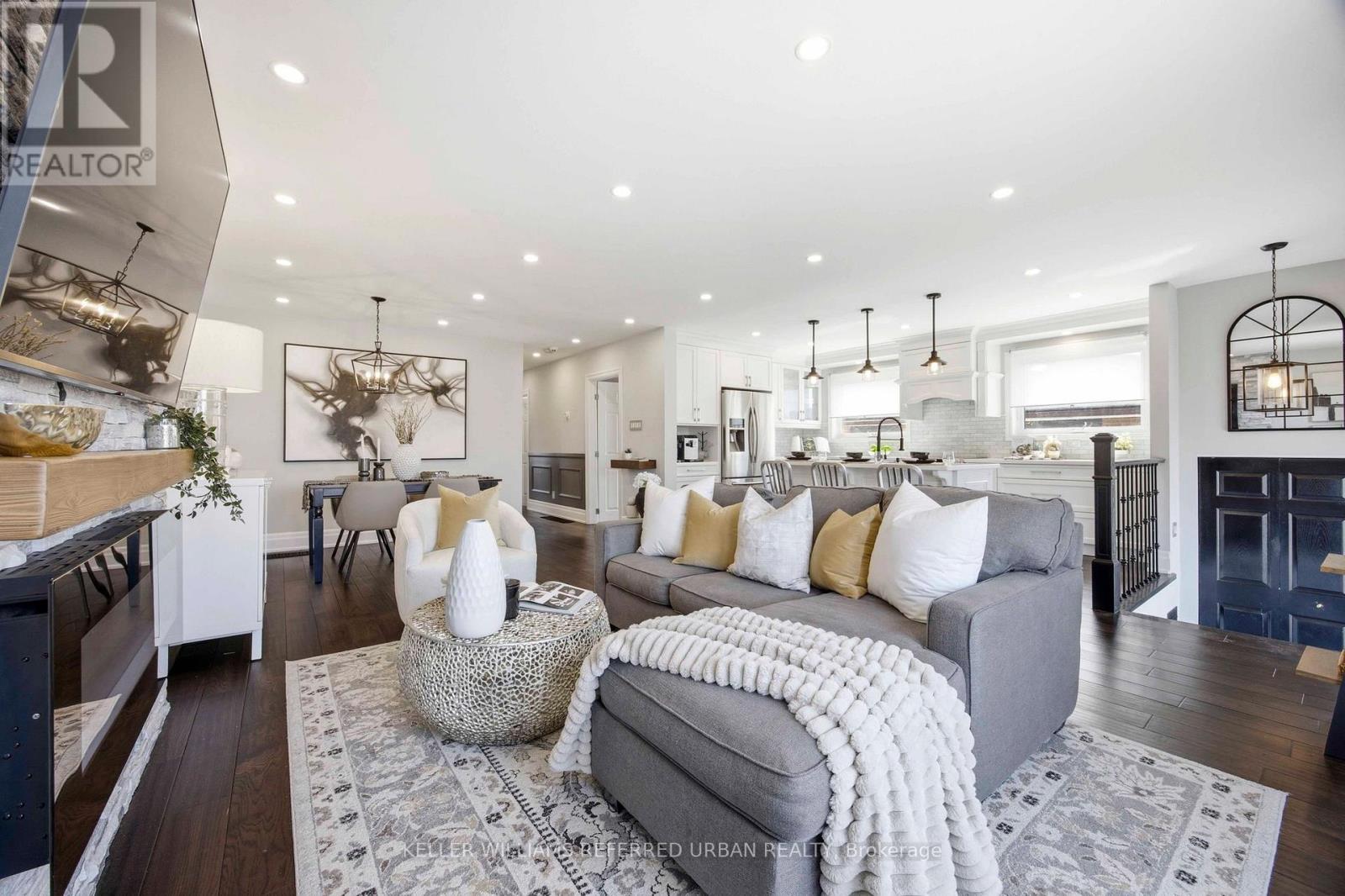 143 Grandravine Drive, Toronto, Ontario  M3J 1B3 - Photo 4 - W12948208