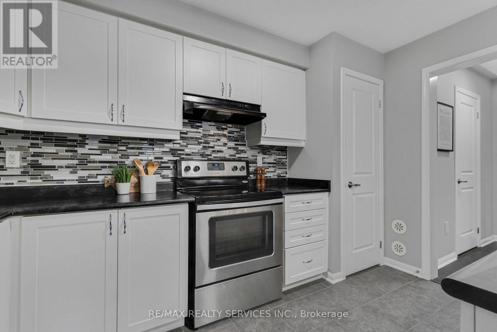 73 Dredge Court, Milton, Ontario  L9T 8R8 - Photo 13 - W12948214