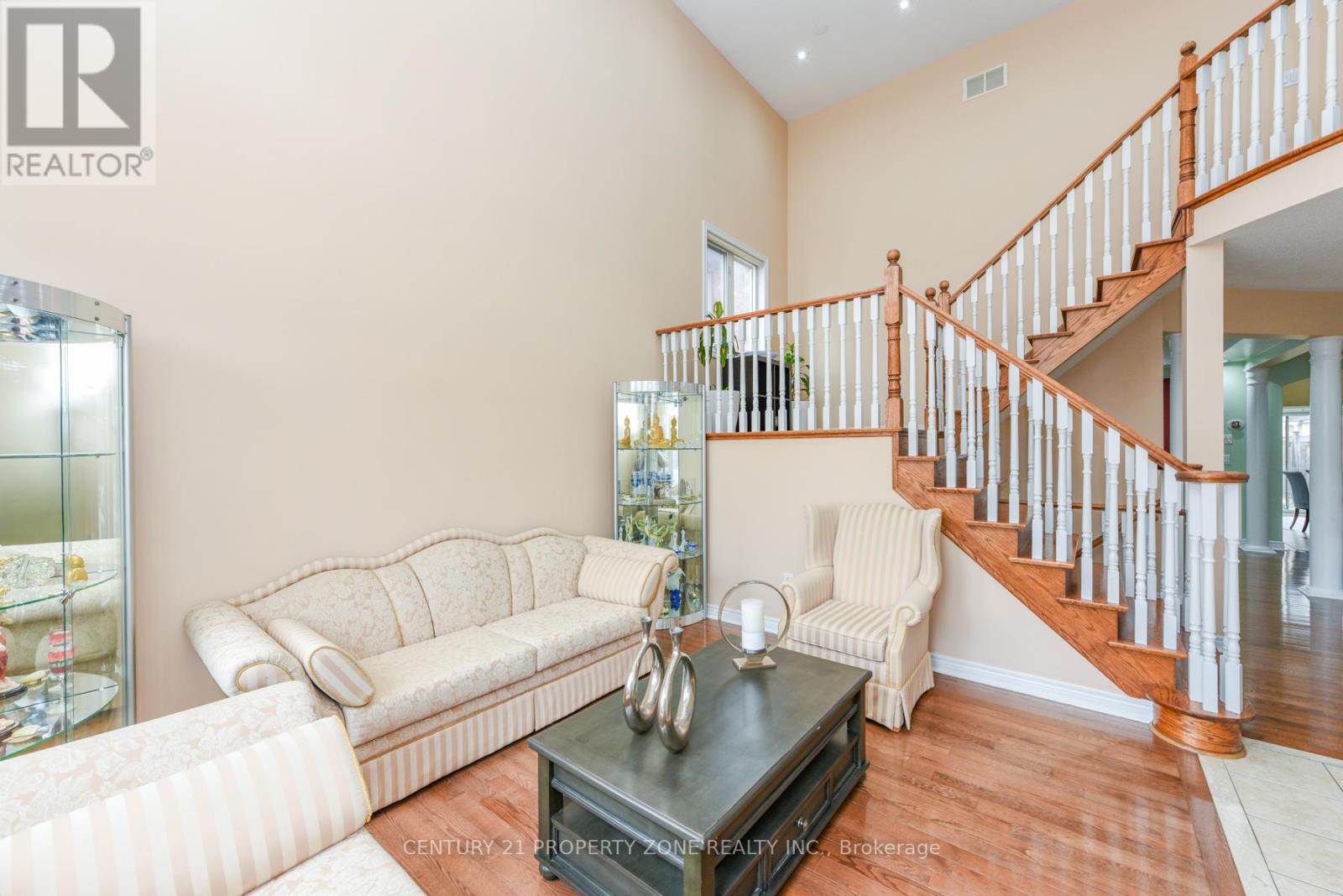 24 Jacksonville Drive, Brampton, Ontario  L6P 2Z3 - Photo 4 - W12948218