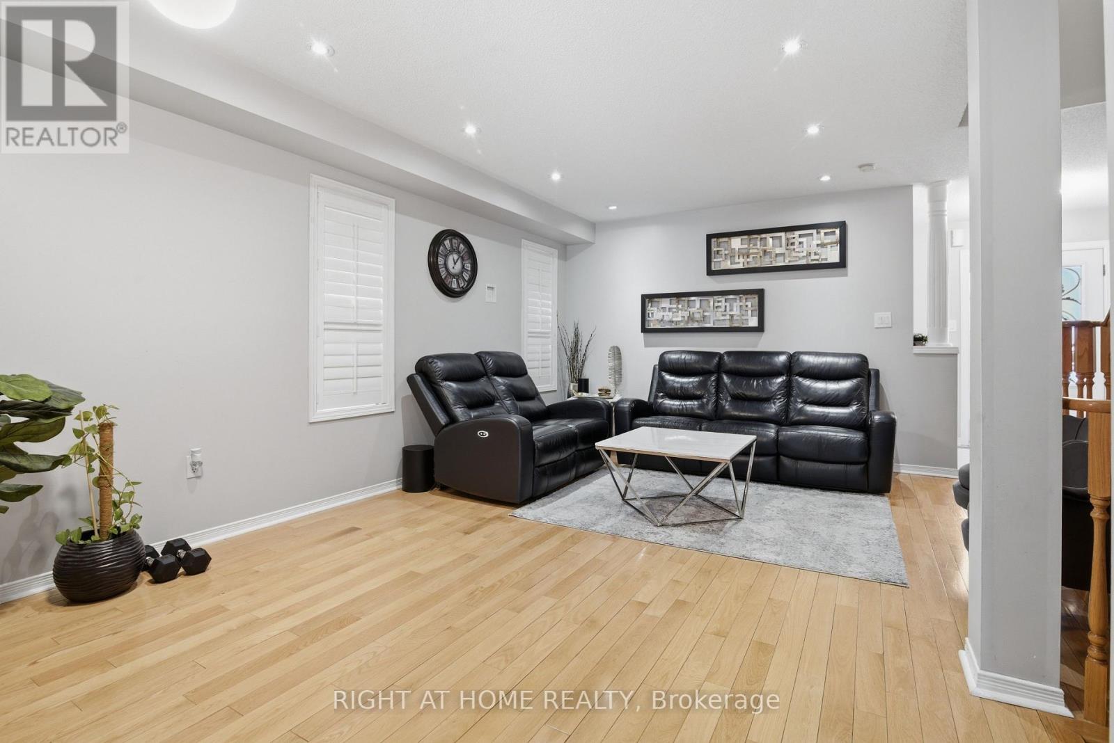 2346 Newcastle Crescent, Oakville, Ontario  L6M 4P6 - Photo 5 - W12948234