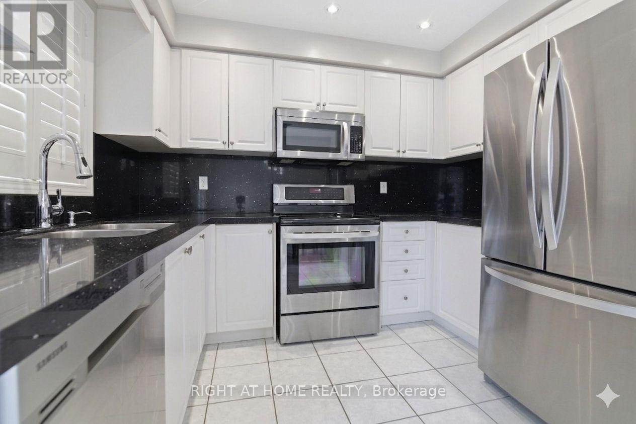2346 Newcastle Crescent, Oakville, Ontario  L6M 4P6 - Photo 6 - W12948234