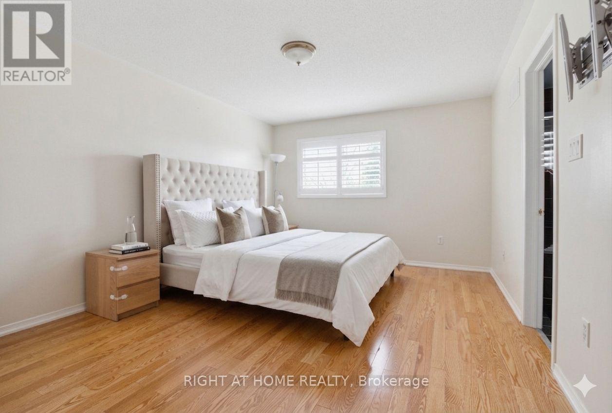 2346 Newcastle Crescent, Oakville, Ontario  L6M 4P6 - Photo 9 - W12948234