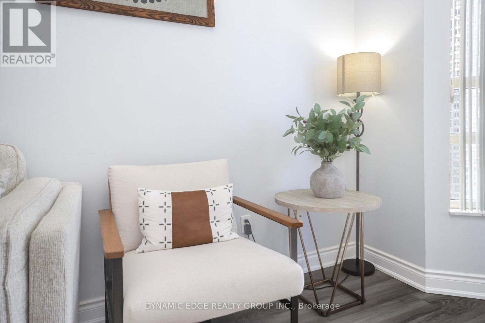 1607 - 250 Webb Drive, Mississauga, Ontario  L5B 3Z4 - Photo 17 - W12948258