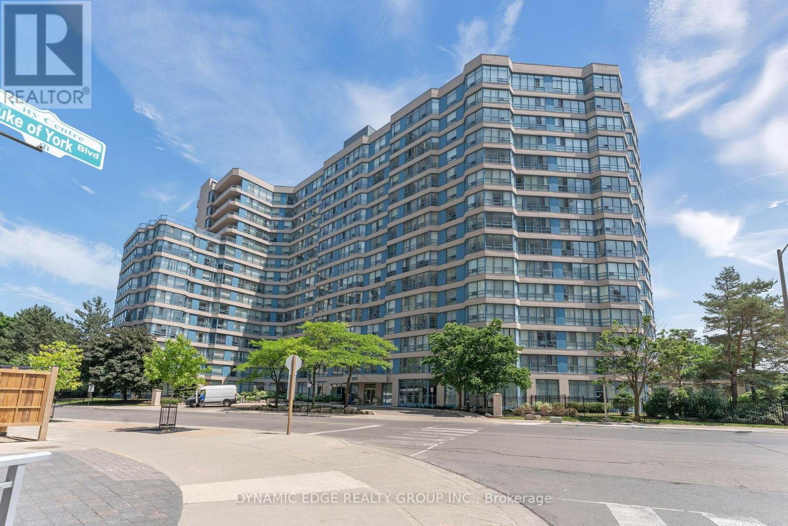 1607 - 250 Webb Drive, Mississauga, Ontario  L5B 3Z4 - Photo 2 - W12948258