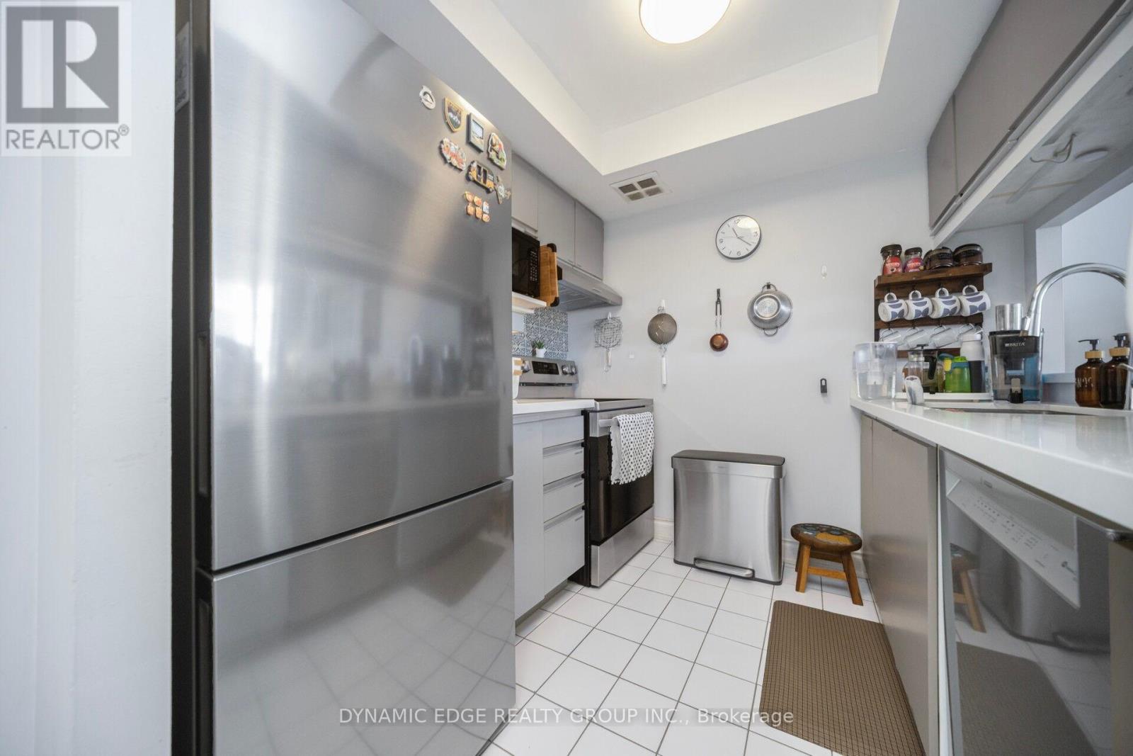 1607 - 250 Webb Drive, Mississauga, Ontario  L5B 3Z4 - Photo 20 - W12948258