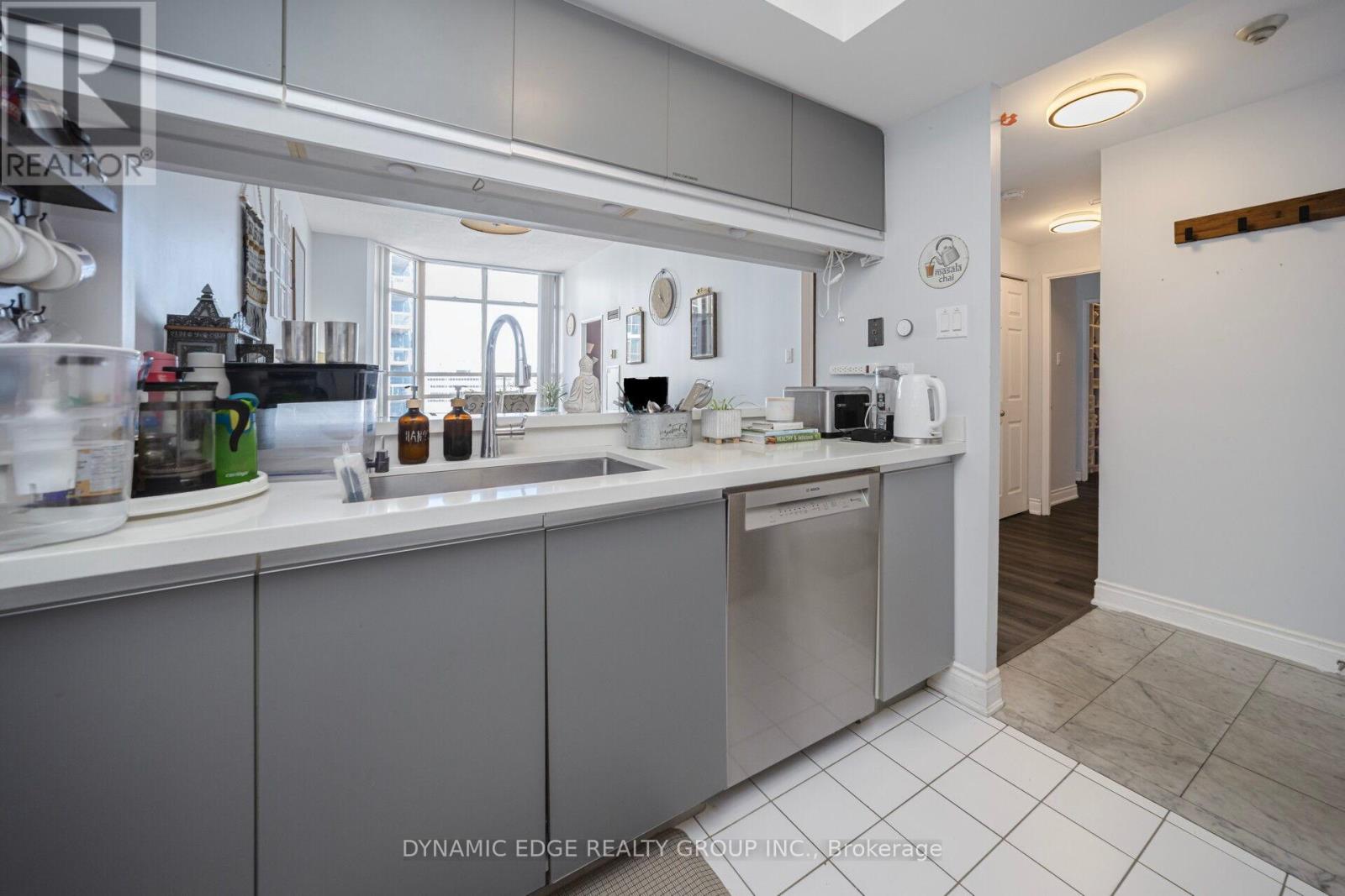 1607 - 250 Webb Drive, Mississauga, Ontario  L5B 3Z4 - Photo 22 - W12948258