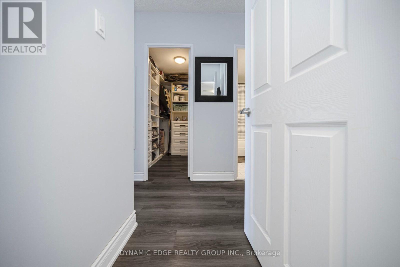 1607 - 250 Webb Drive, Mississauga, Ontario  L5B 3Z4 - Photo 31 - W12948258