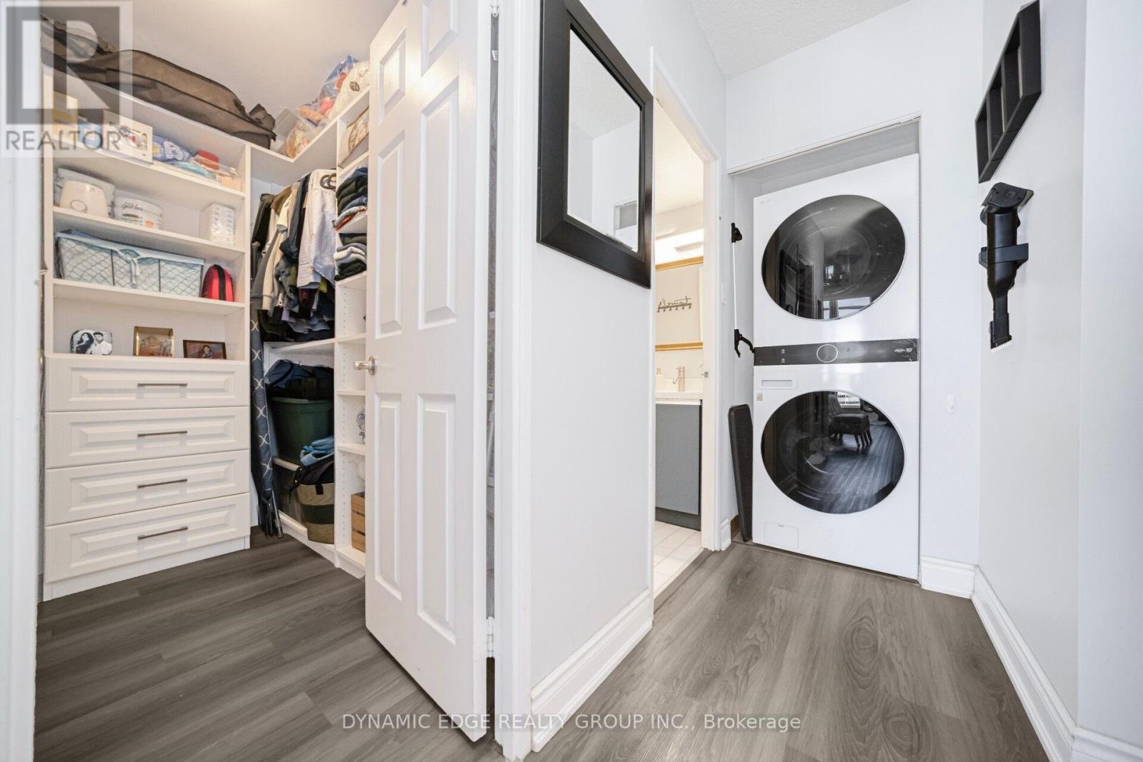 1607 - 250 Webb Drive, Mississauga, Ontario  L5B 3Z4 - Photo 37 - W12948258