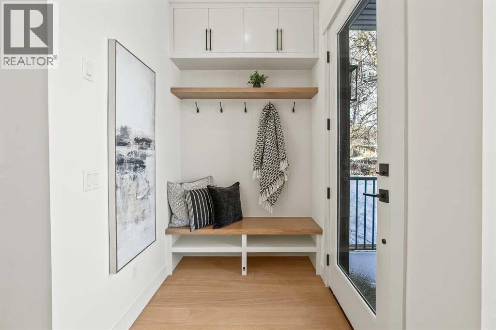 2421 25 Avenue NW, Calgary, Alberta  T2M 2C6 - Photo 11 - A2287163