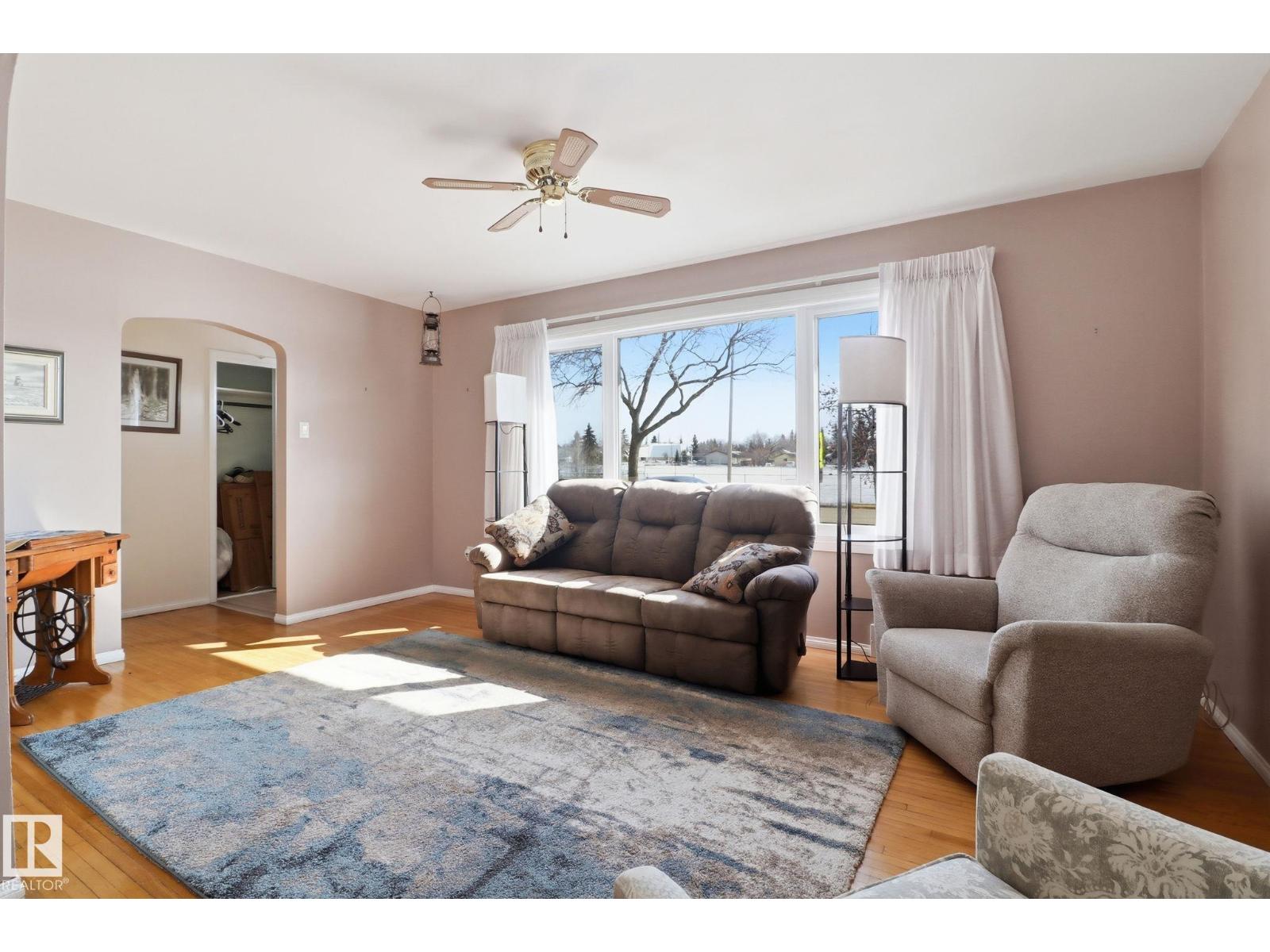 4414 46 Av, Leduc, Alberta  T9E 5V4 - Photo 4 - E4480133