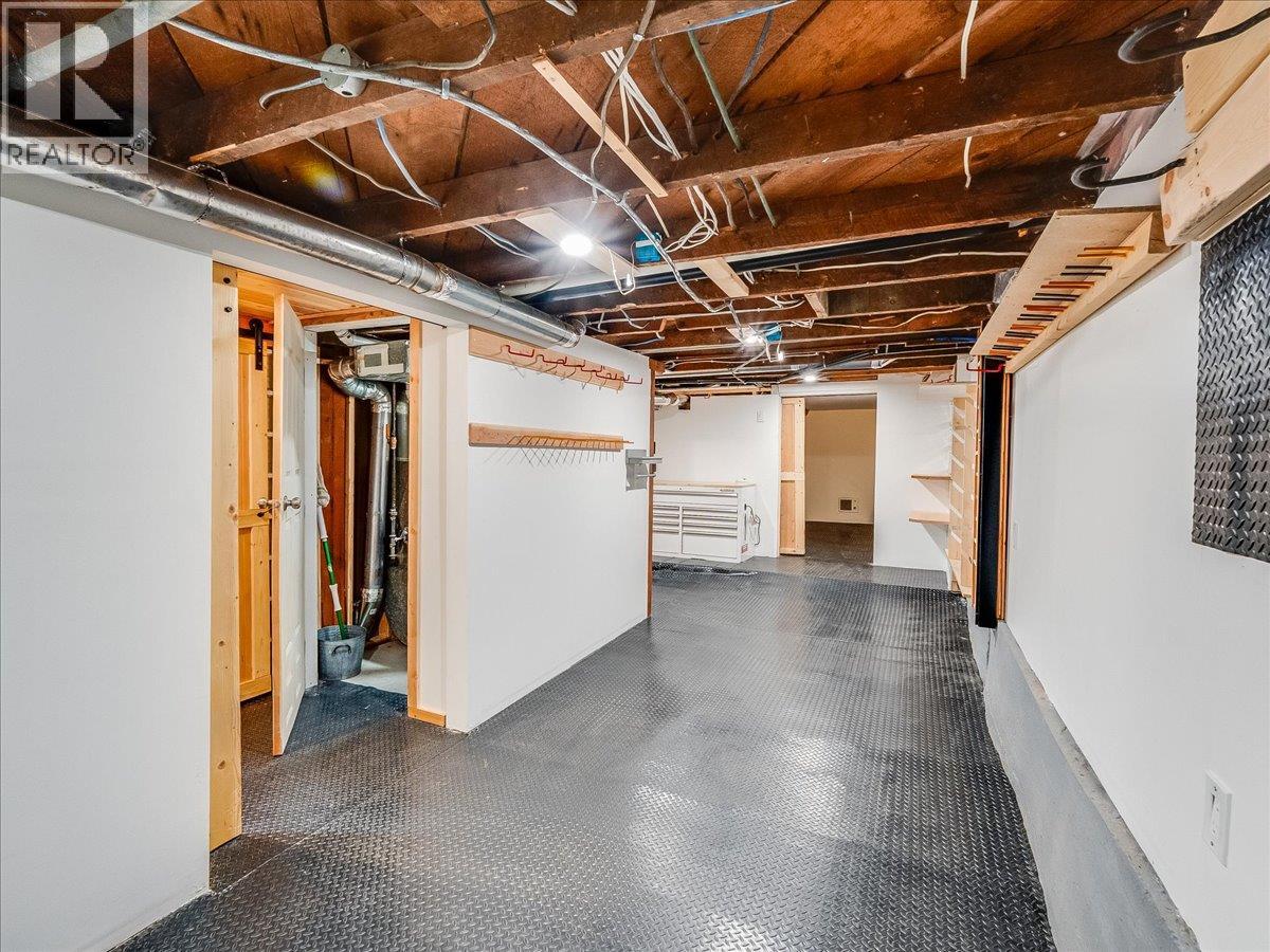 2043 Park Street, Rossland, British Columbia  V0G 1Y0 - Photo 25 - 10379188