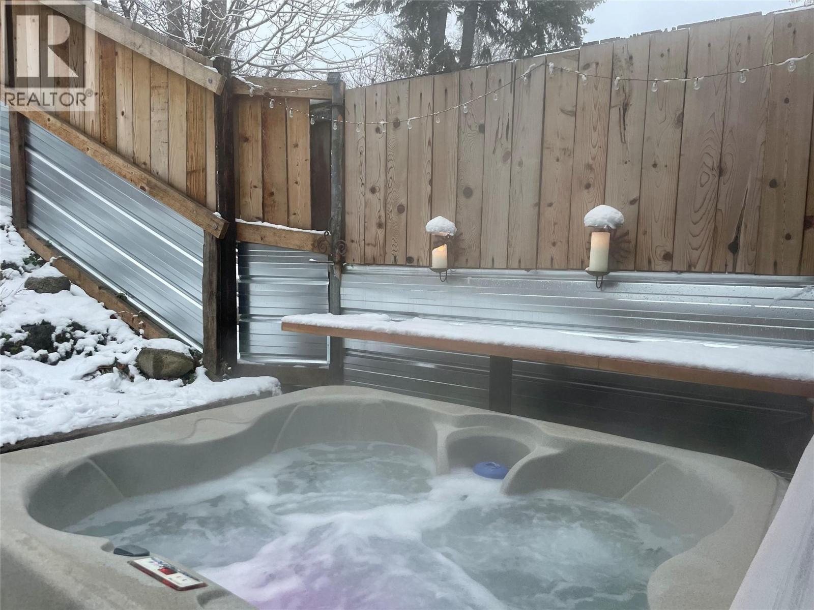 2043 Park Street, Rossland, British Columbia  V0G 1Y0 - Photo 14 - 10379188