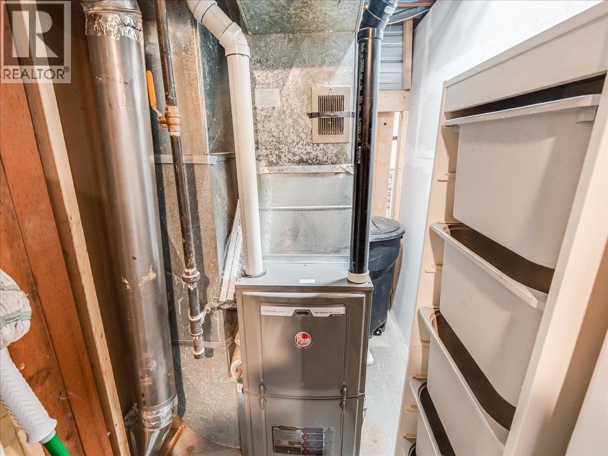 2043 Park Street, Rossland, British Columbia  V0G 1Y0 - Photo 22 - 10379188