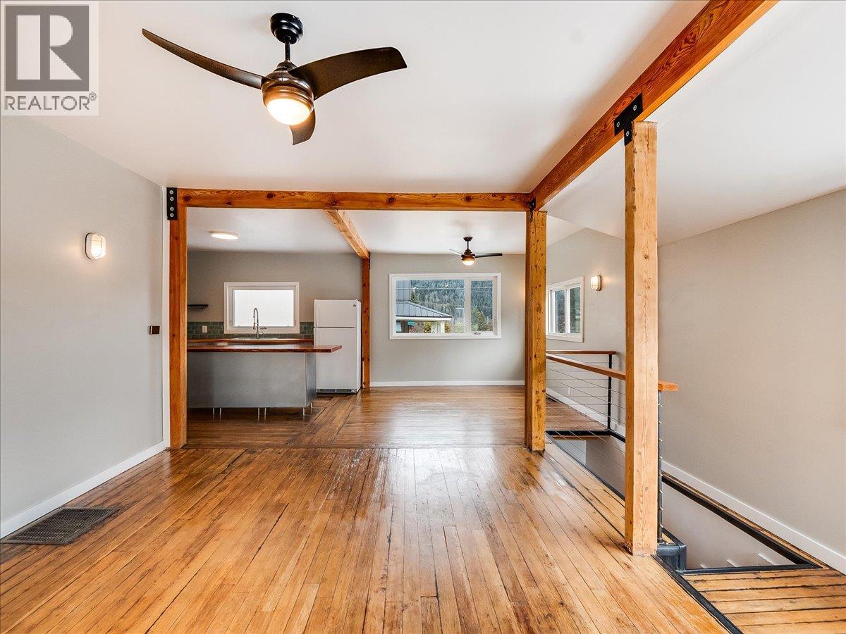 2043 Park Street, Rossland, British Columbia  V0G 1Y0 - Photo 19 - 10379188