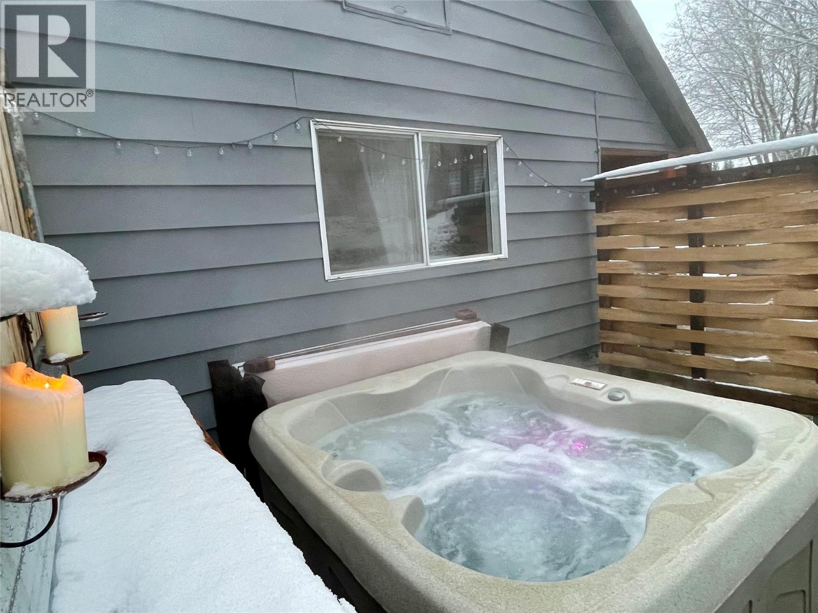 2043 Park Street, Rossland, British Columbia  V0G 1Y0 - Photo 15 - 10379188