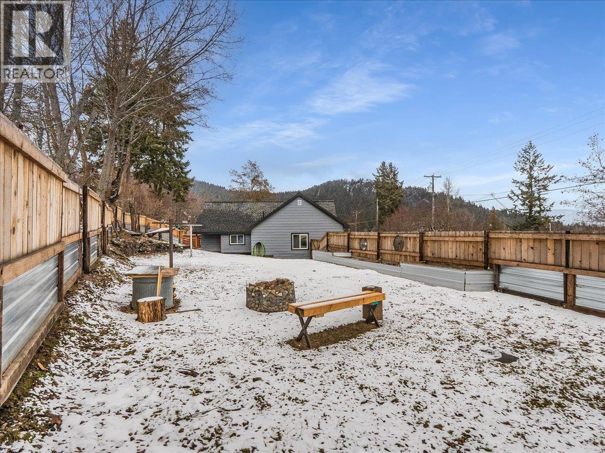 2043 Park Street, Rossland, British Columbia  V0G 1Y0 - Photo 60 - 10379188