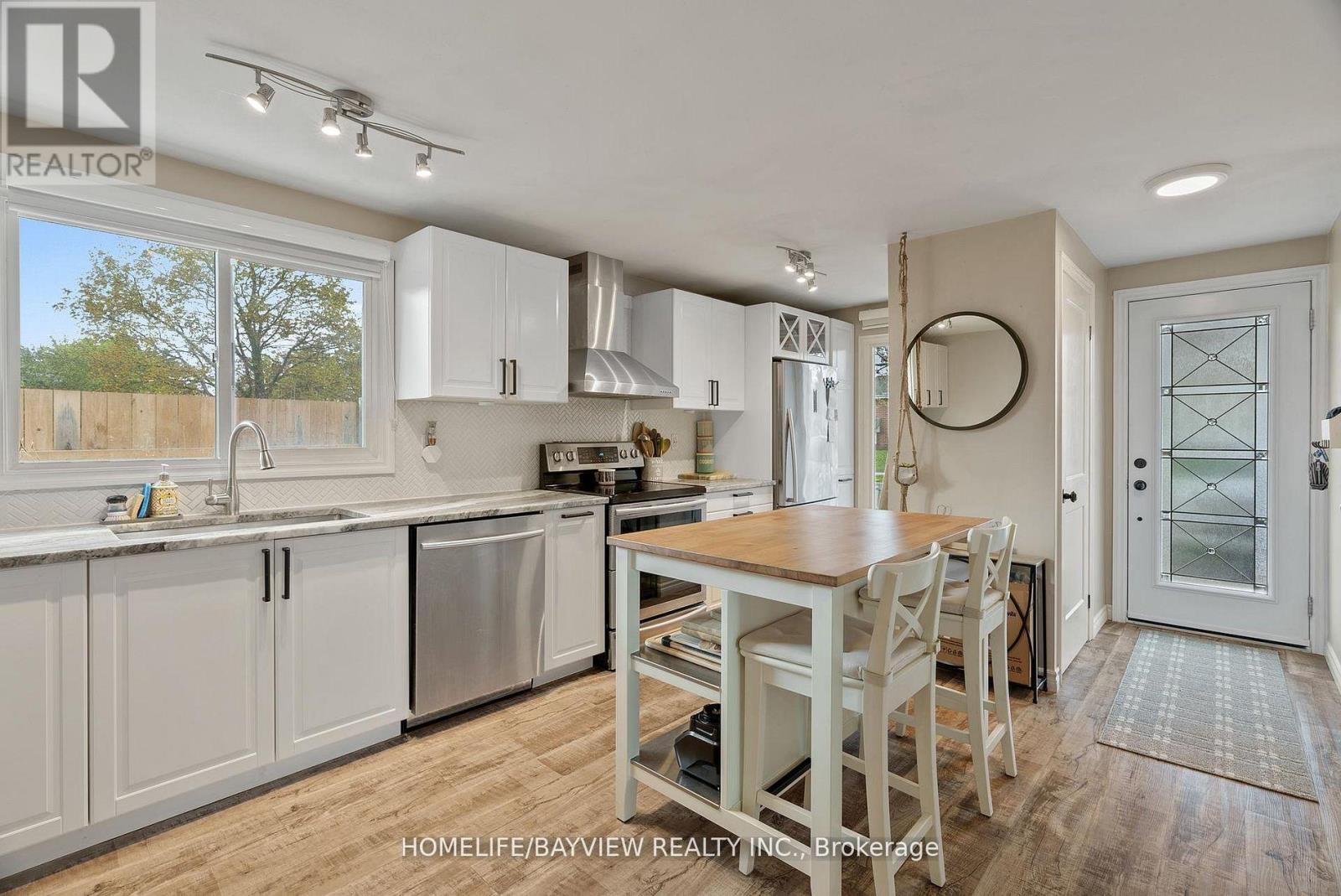 333 Preston Parkway, Cambridge, Ontario  N3H 4Z4 - Photo 2 - X12948198