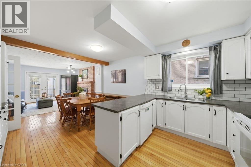 15 Finch Place, Hamilton, Ontario  L9A 5C2 - Photo 13 - 40817071