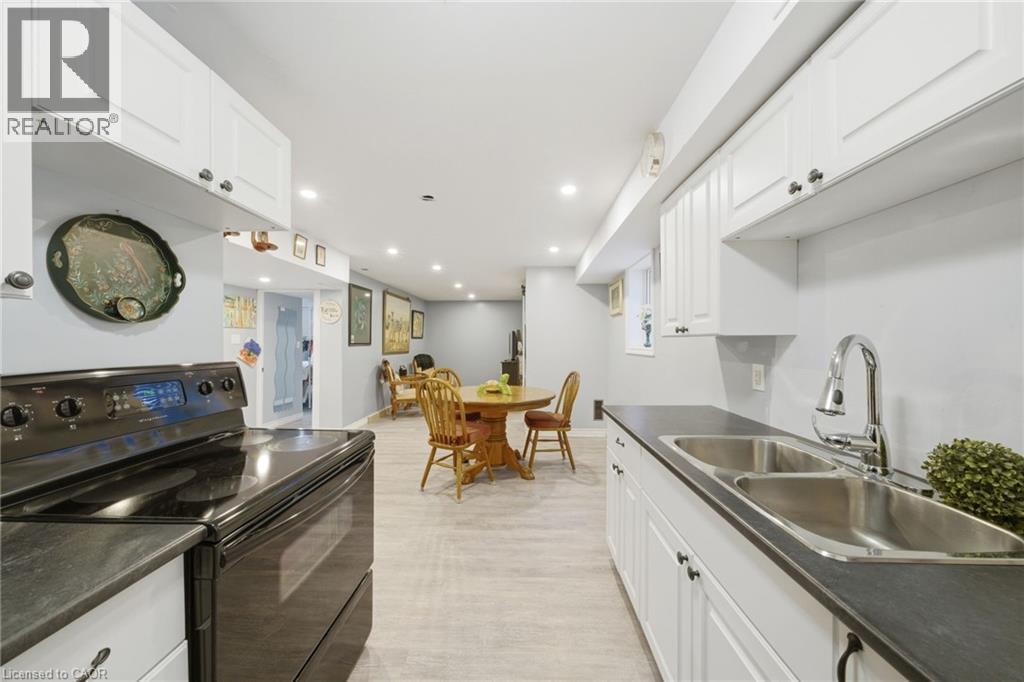 15 Finch Place, Hamilton, Ontario  L9A 5C2 - Photo 34 - 40817071