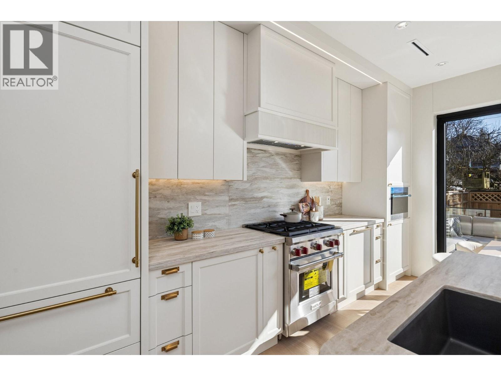 2 3036 W 13th Avenue, Vancouver, British Columbia  V6K 2V2 - Photo 8 - R3096339