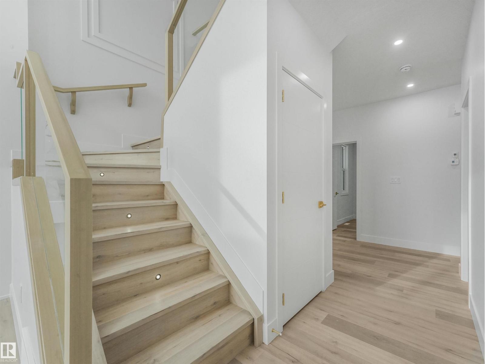 42 Ravenshire Wynd, Sherwood Park, Alberta  T8H 2R3 - Photo 4 - E4480152