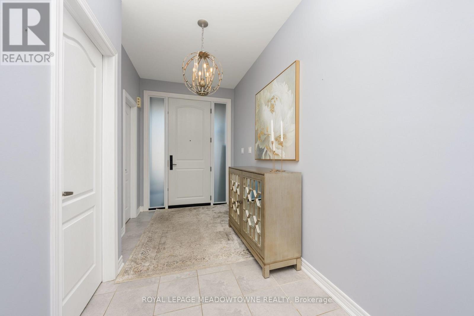 71 Northwest Court, Halton Hills, Ontario  L7G 0K7 - Photo 3 - W12710752