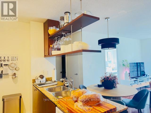 2606 - 5 Mariner Terrace, Toronto, Ontario  M5V 3V6 - Photo 9 - C12948300