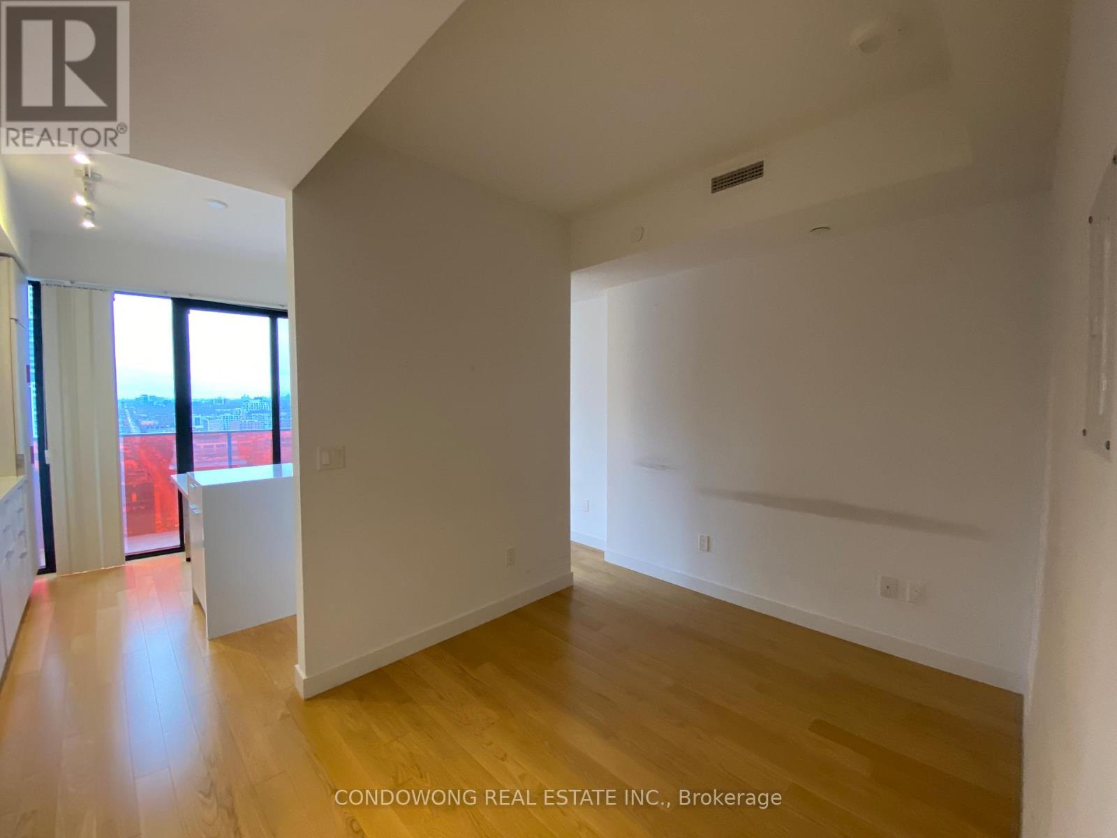 1703 - 215 Queen Street W, Toronto, Ontario  M5V 0P5 - Photo 4 - C12948352