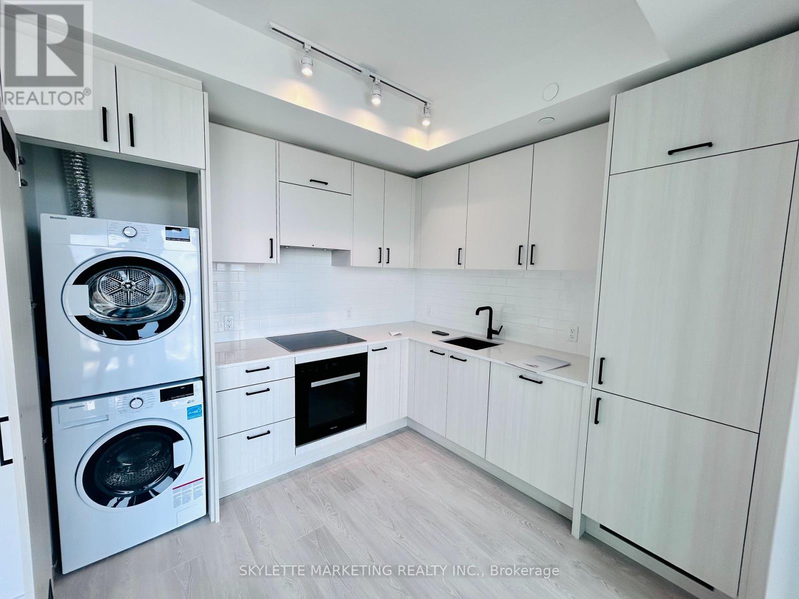 1104 - 5 Quarrington Lane, Toronto, Ontario  M3C 1H7 - Photo 6 - C12948358