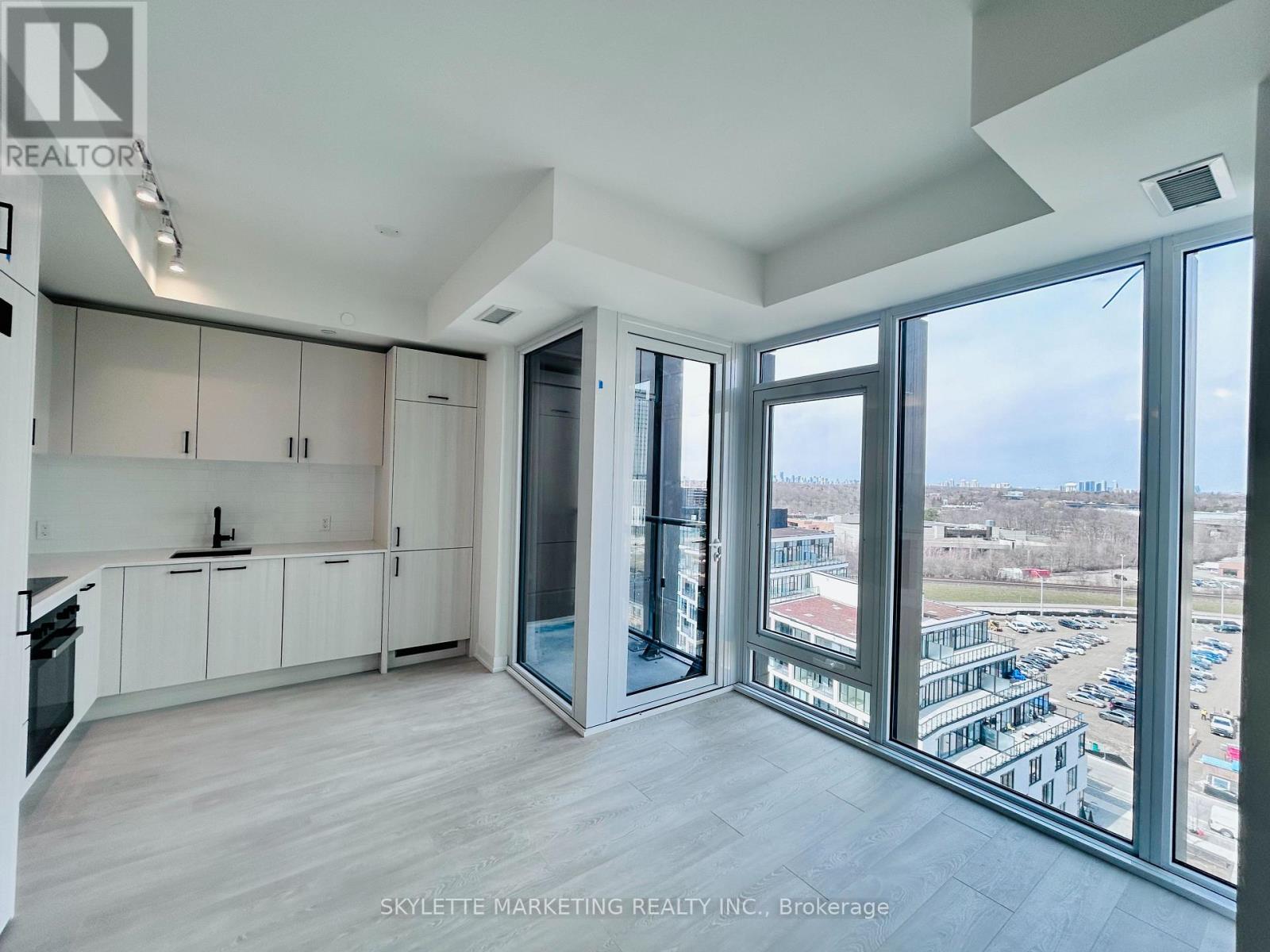 1104 - 5 Quarrington Lane, Toronto, Ontario  M3C 1H7 - Photo 7 - C12948358