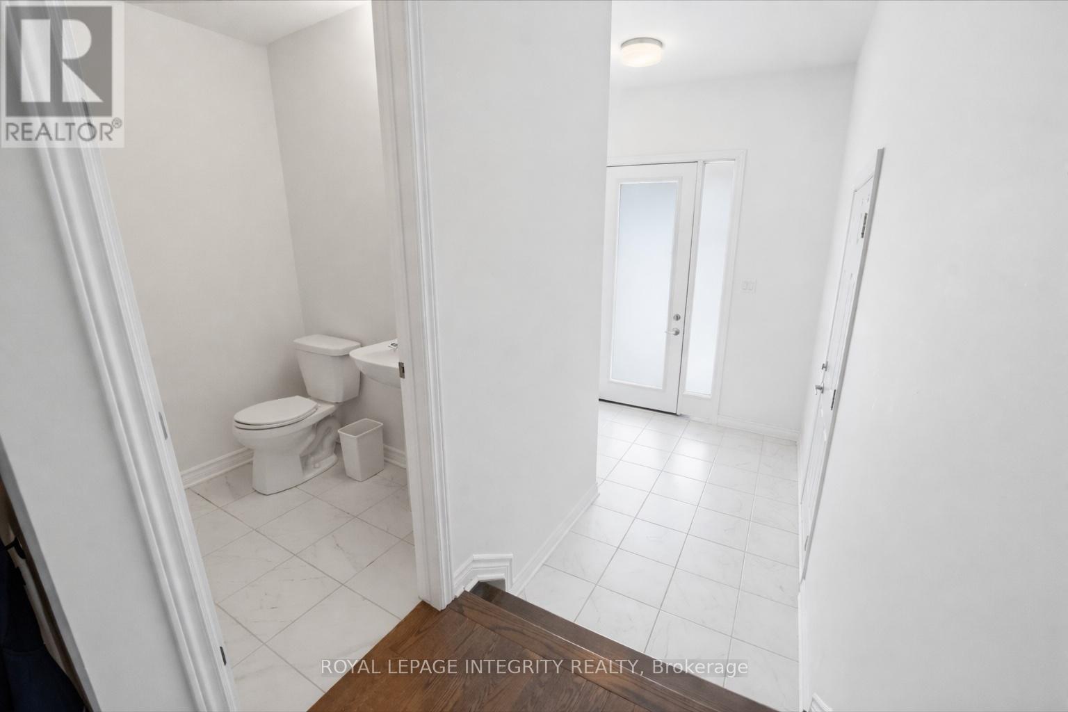 36 Jargeau Road, Ottawa, Ontario  K1W 0S7 - Photo 2 - X12948284